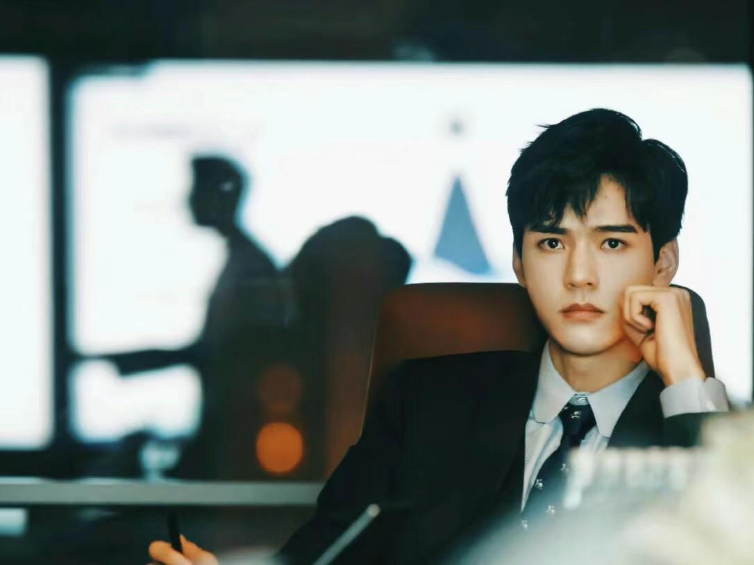 龚俊|帝皇书改编剧《安乐传》待播,龚俊又接拍《会飞的大象》