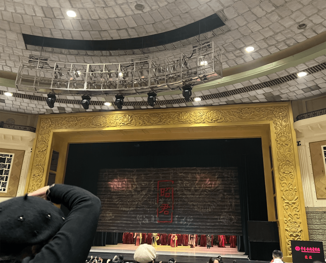 |【一阳带你看世界】“舞动京城”——在北京容纳观众最多的剧场看一场震撼舞剧