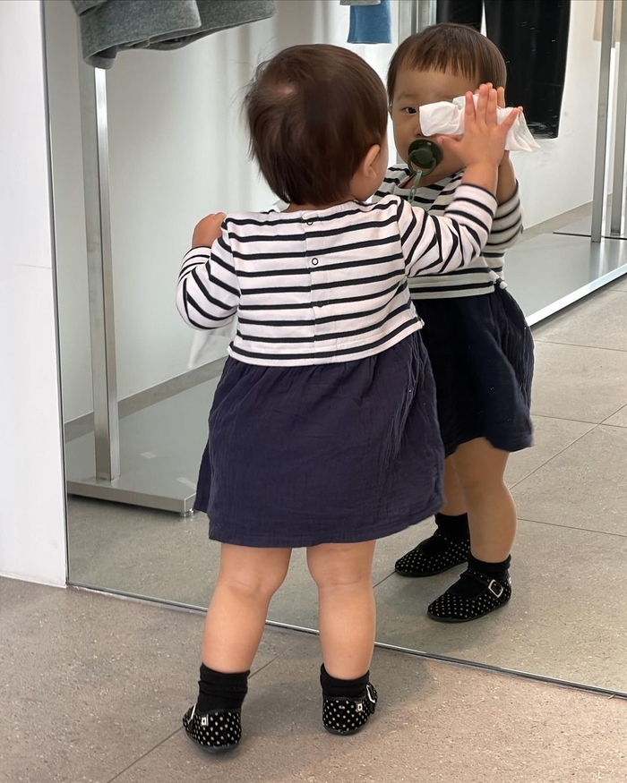 韩智慧秀辣妈带娃日常 检察官丈夫对其宠爱有加 出演新娘18岁走红