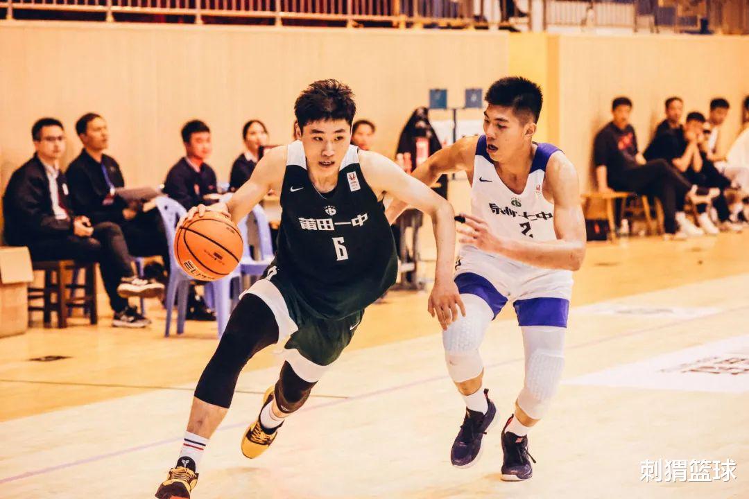 福建省|学界档案录 | 摸高3米5！加盟清华的弹簧前锋！ ?