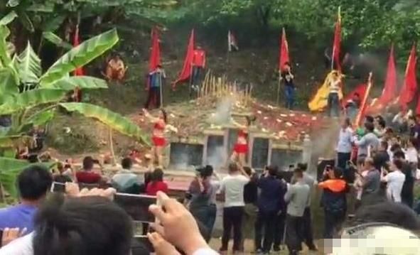河北婚礼1段女子“不雅”视频全网疯传:低俗成瘾,正在蔓延