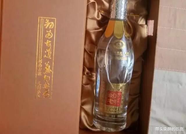 中年男人喝酒：不管有钱没钱，这6款酒可以多喝，纯粮佳酿有质感