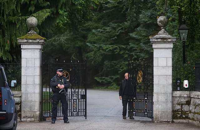 英国女王去世,临终前白金汉宫外惊现彩虹
