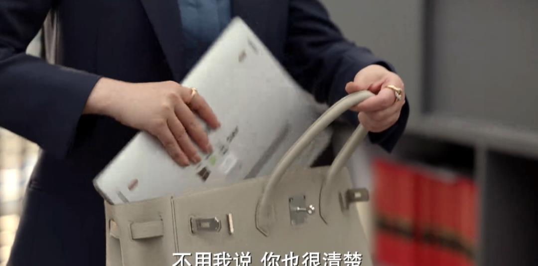 袁泉|《玫瑰之战》女律师pk：袁泉戴积家，俞飞鸿戴江诗丹顿一身珠宝