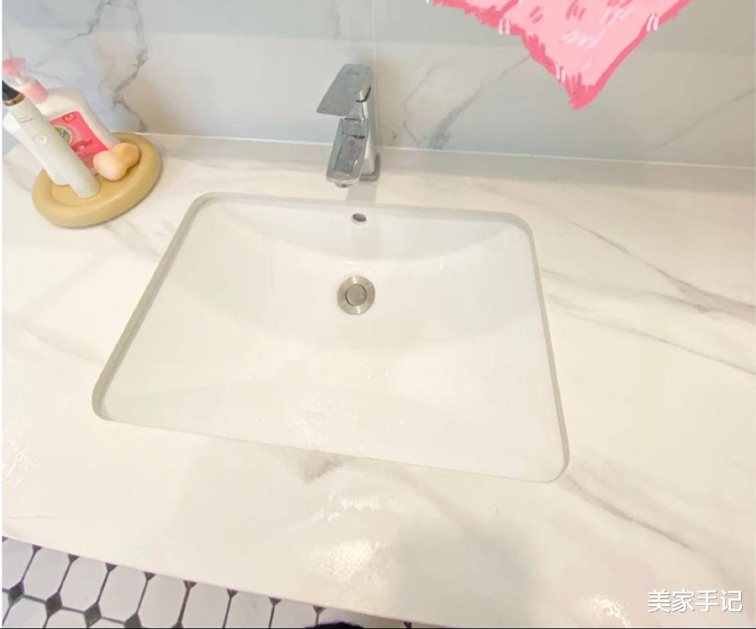 岩板洗面盆到底是“真神器”还是“假精致”?用了1年多,谈谈我的感受