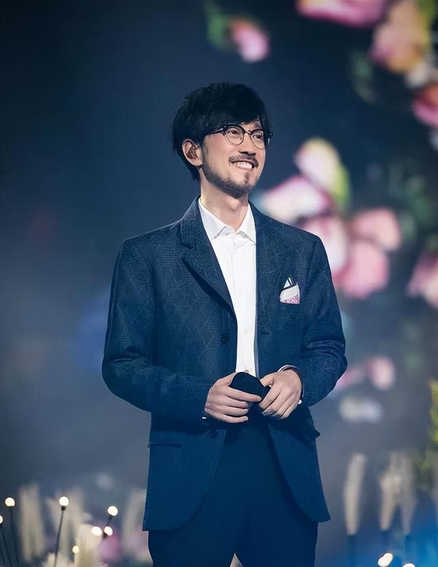 安又琪|过气艺人的现状好心酸:吃软饭、卑微求工作、53岁带病去县城商演