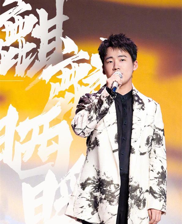 郭麒麟|德云社郭麒麟深夜发文,晒合影照引发热议,少班主要回归了