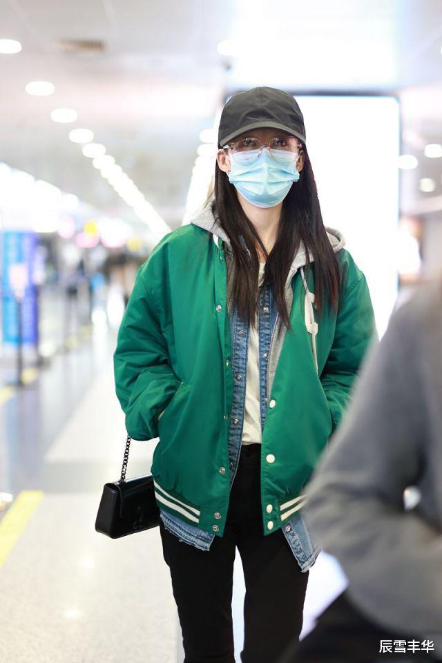 李沁|在李沁的私服中感受到了“春天”气息，还搭得很有活力，太时髦了