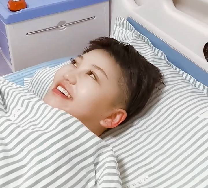 抽脂 赵本山徒弟胖丫抽脂减肥10余天后全身出镜,瘦身明显变化大