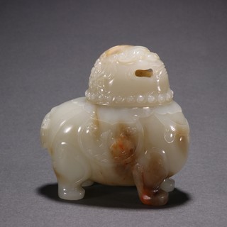 和田玉籽料|清代 和田玉籽料狮子香薰摆件
