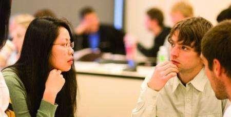 穿衣搭配|我国人才为何流失严重？47岁女高管道出背后心酸，原因很现实！