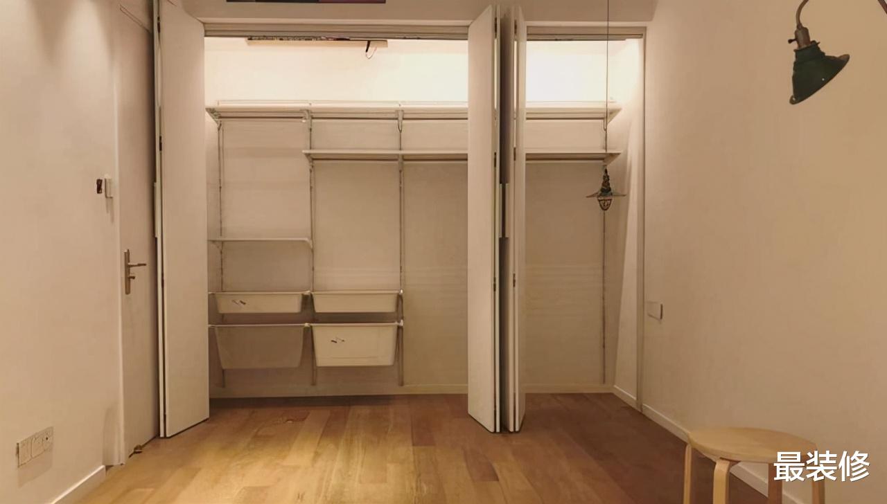 第1次看见日本人的衣柜,里面竟然没有一块隔板,还能那么实用?