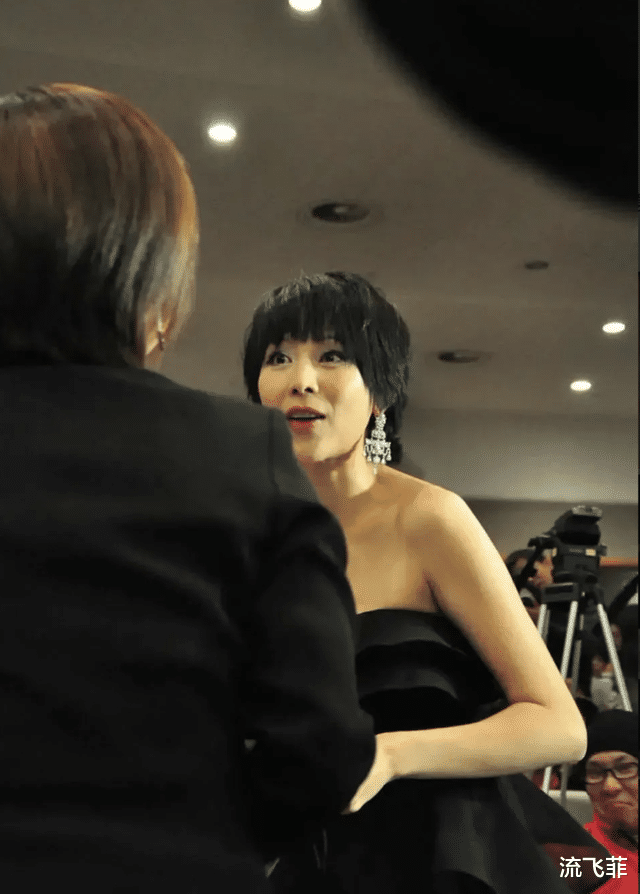 柯基犬|《甄嬛传》当年庆功宴孙俪蒋欣固然美，但让人眼前一亮的是陶昕然