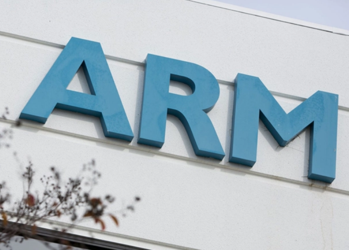 华为|比尔盖茨说的没错！英芯片巨头传出新消息，“断供”华为反噬出现