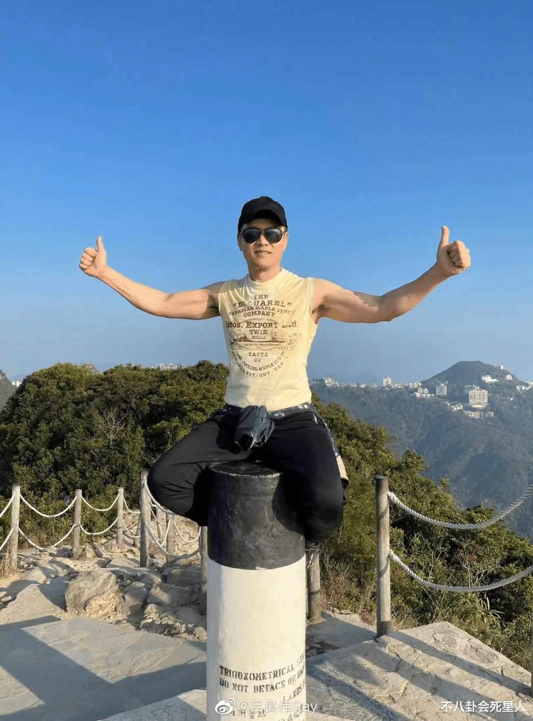 周润发|12位60+男星群像:周润发佝偻如80,吕良伟一身腱子肉似小伙