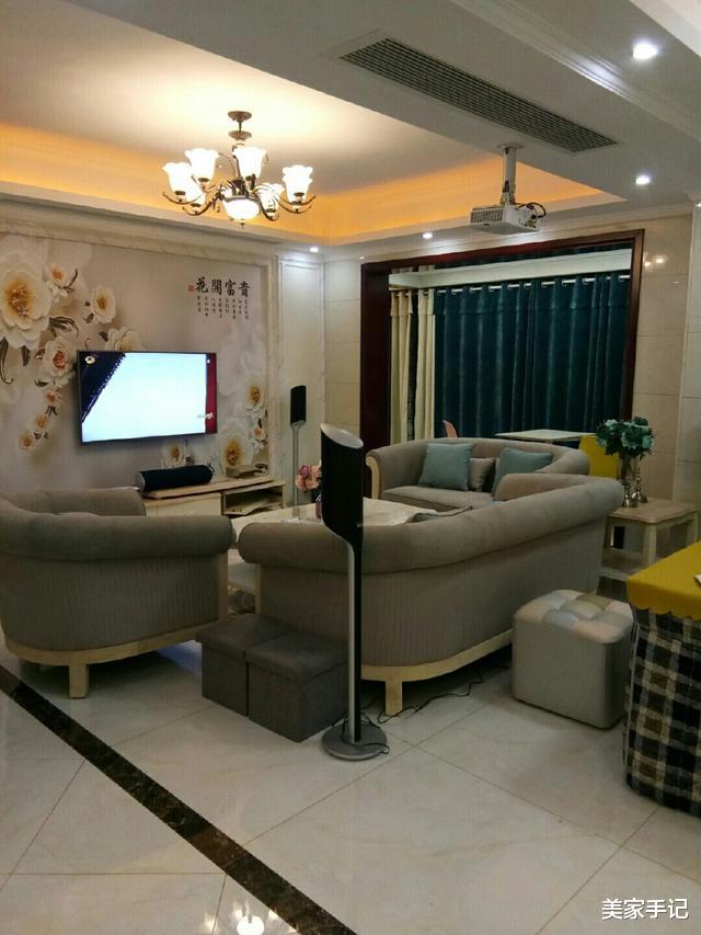 越来越多人不做电视墙,学她家打满柜子,全屋不是一般的实用大气