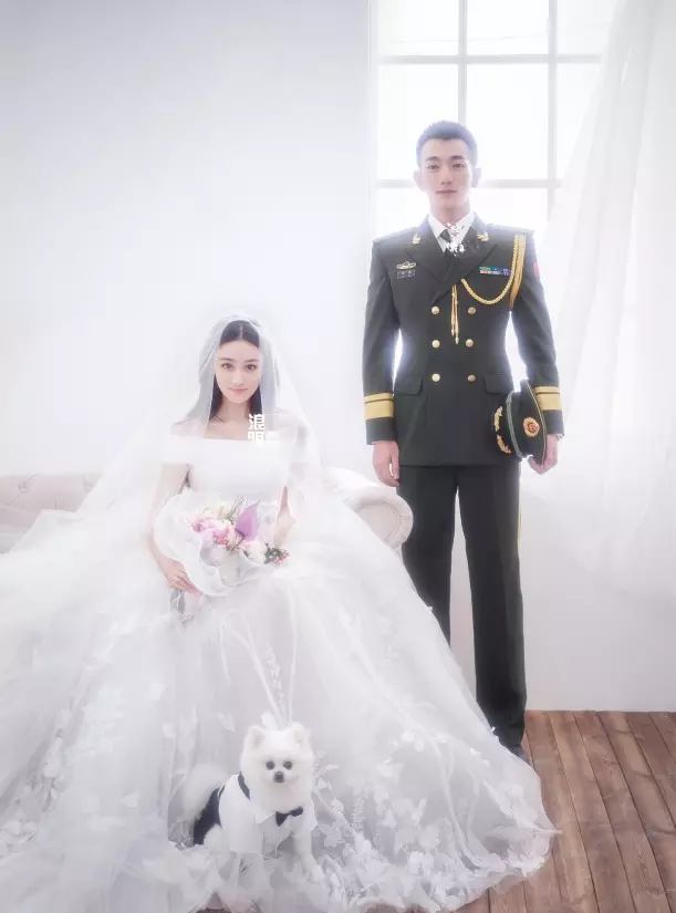 张馨予|张馨予收入六千万,爱上工资五千的何捷,何捷父亲:戏子不适合