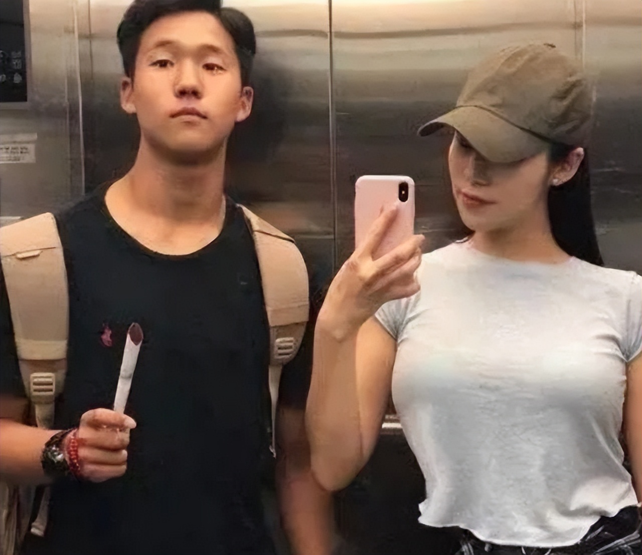 |42岁的大妈俘获了28岁的小鲜肉, 你们觉得般配吗？