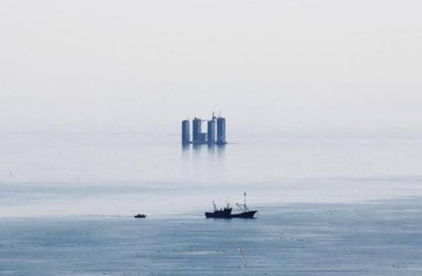 海市蜃楼既然是光的折射为啥找不到实物 平行世界存在么