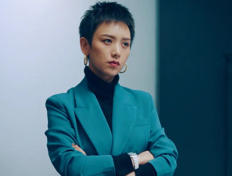 |《盛装》现实与理想交织，女人间的邂逅，是职场斗争还是爱情战场