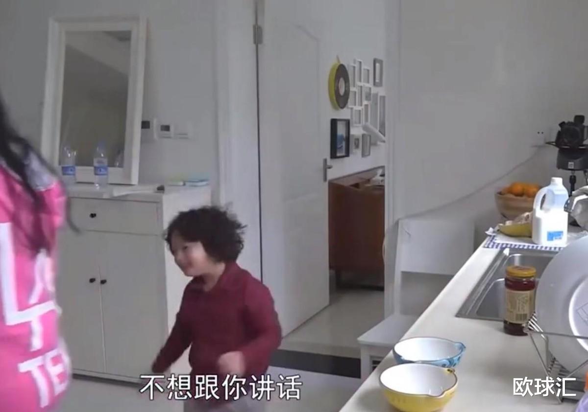 邹市明|“拳王一家”轩轩：邹市明左眼被打到近失明，妻子生娃存血为救他？