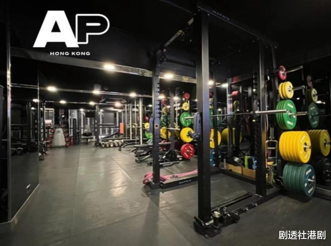 TVB|逆市开张！TVB前小生升级当老板开健身房，自曝开业前压力大到生蛇