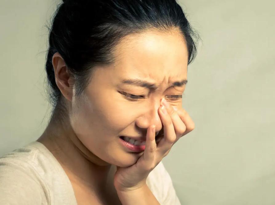 2016年广东一男子,对自己11岁的亲生女儿下毒手,被判六年六个月