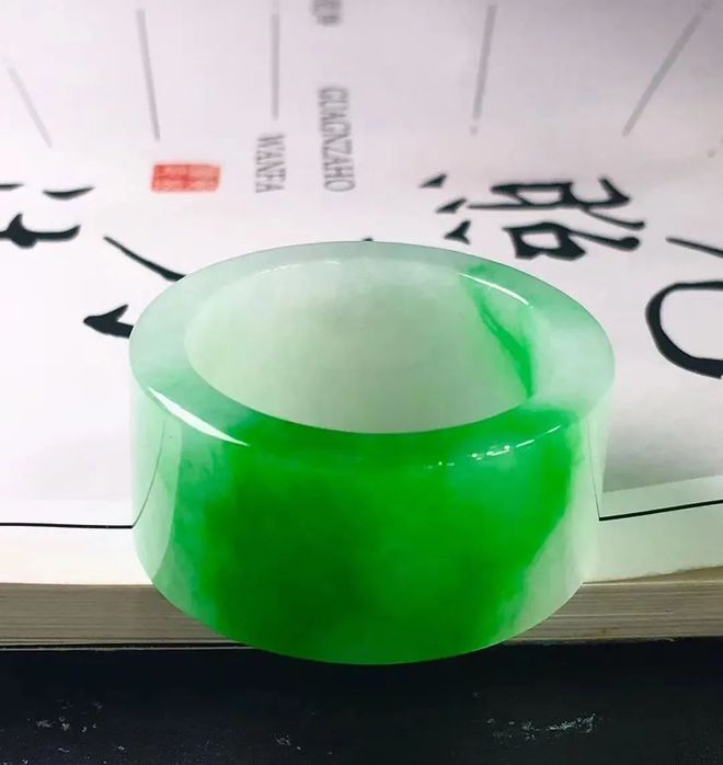 |翡翠正确的鉴定方法，您一定要看看