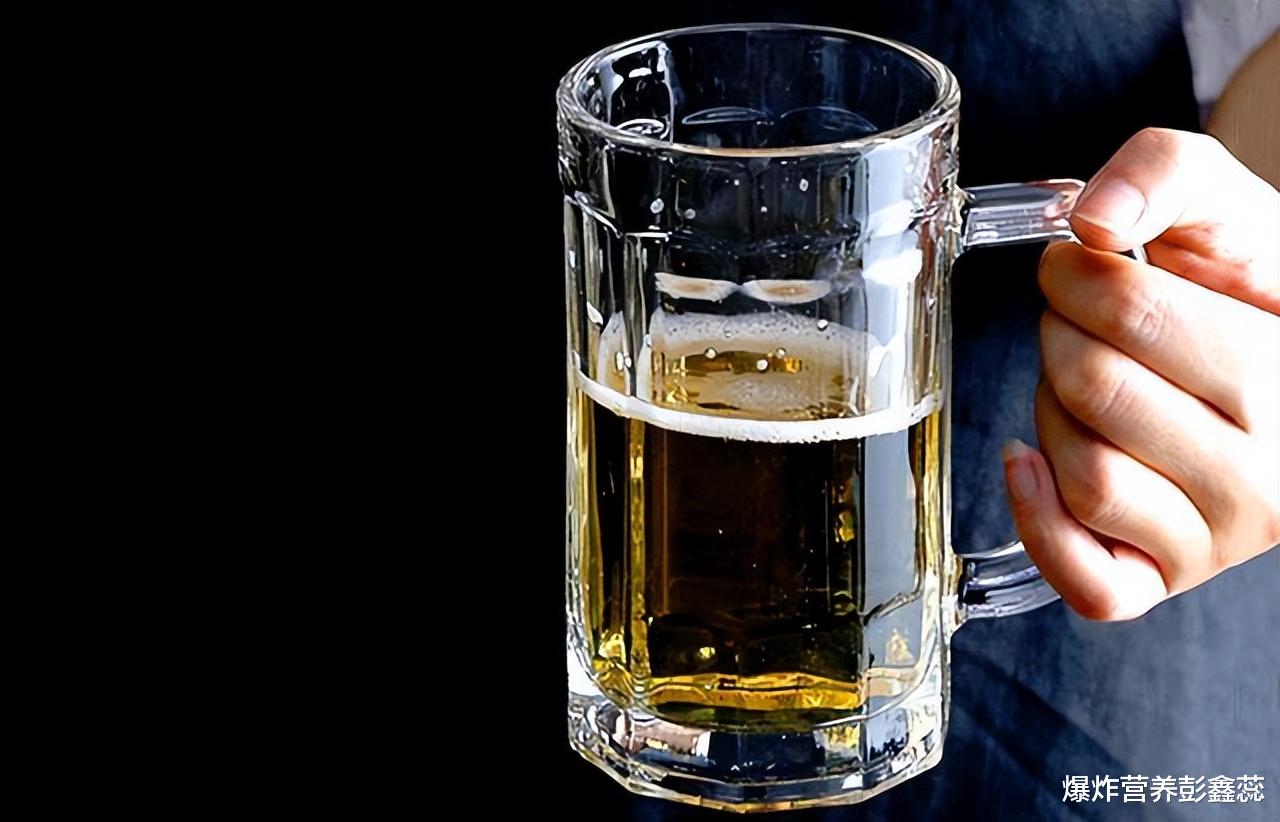 高血压|夏天高血压患者要留意这3件事,警惕1种水果,稳定血压防心梗