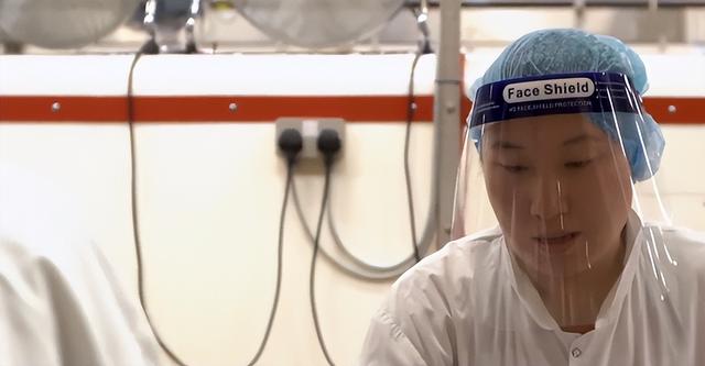 香港|香港夫妻月入六万却坚持移民,结果只能在英国送外卖和工厂打包