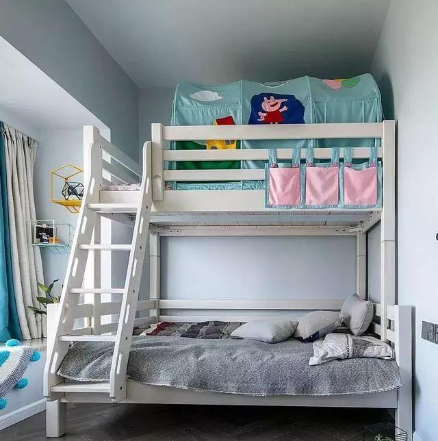 参观小舅的新家长见识了,客厅里面辟出两个餐厅看着好洋气!