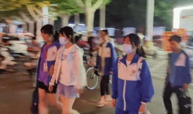 ea|教育部针对“是否应该取消晚自习”给出答复，家长表示终于放心了