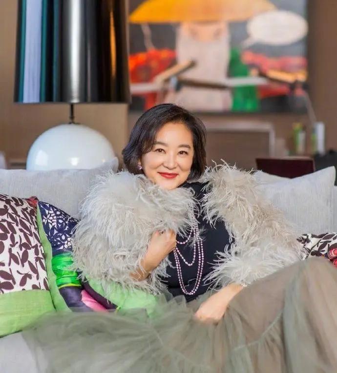 林青霞|恭喜！67岁林青霞获香港大学名誉博士学位，与杨振宁教授齐名