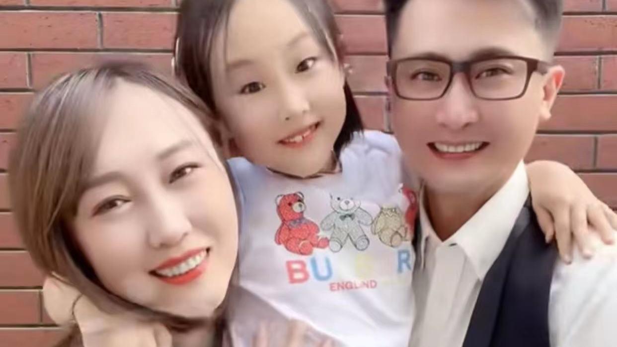 杨帆|央视主持杨帆为娃庆生！一家10口吃12道菜，8岁女儿似妈引热议