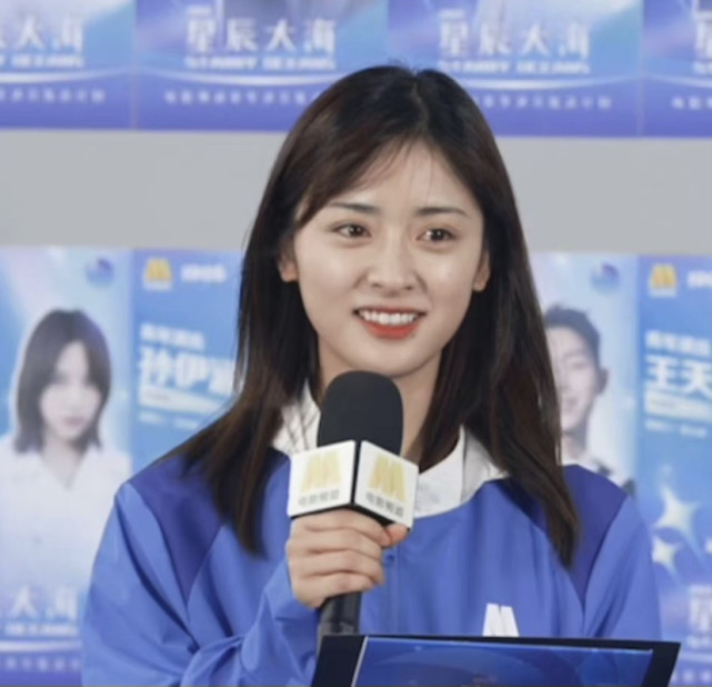 沈月|沈月扛住了央视镜头,比以前漂亮了很多!其实她只动了这个地方