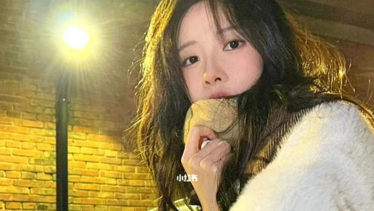 摄影技巧：2022年最火的拍照姿势，逆光牵手照，太好看了