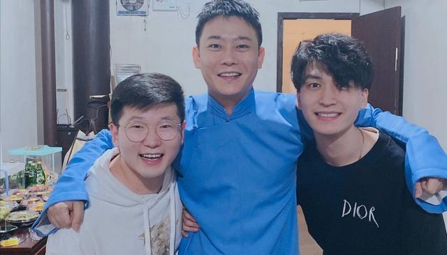 高筱贝|德云社栾云平徒弟发文，海边照引发粉丝热议，高筱贝越来越帅了