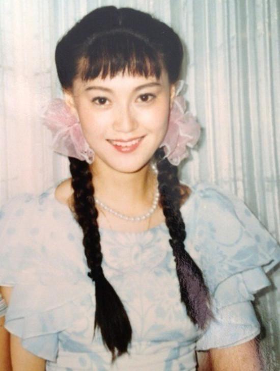 宋佳|宋佳:丈夫患病后远赴美国,靠美貌征服了4个男人,儿子生父成谜