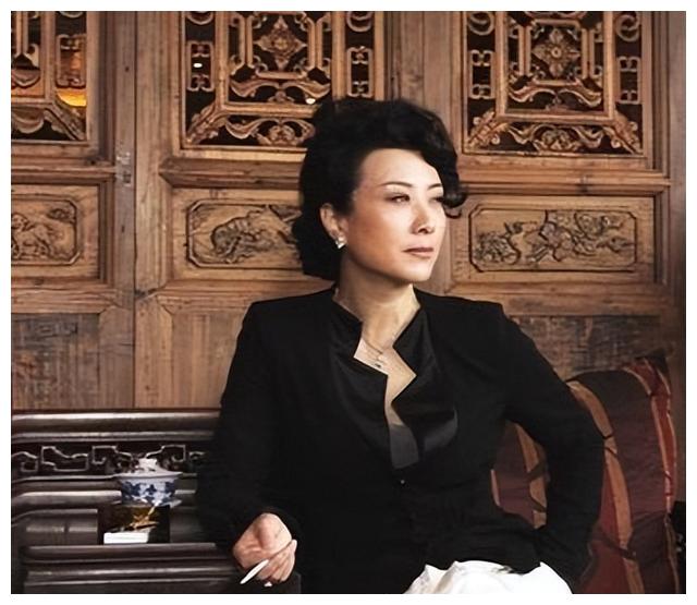 王静|演员王静:长得漂亮戏也好,为人低调不张扬,59岁婚姻却成迷