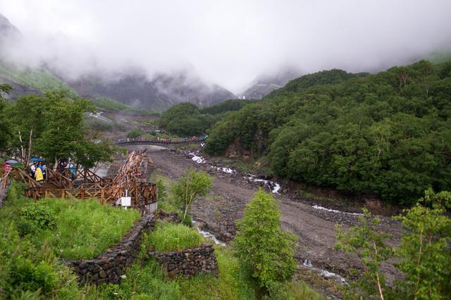 梅里雪山|长白山竟藏着世界上落差最大的火山湖瀑布，气势不输庐山瀑布