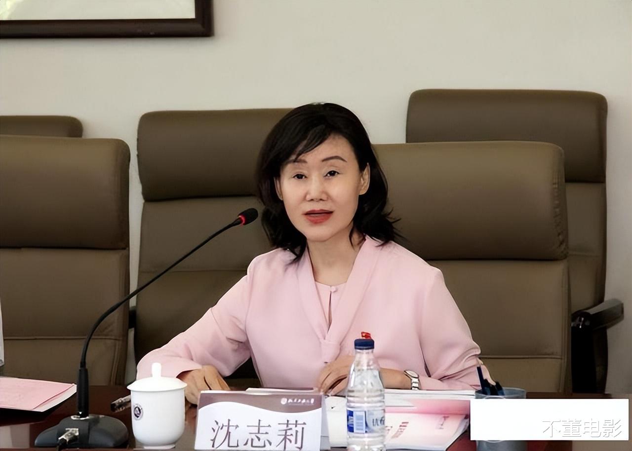 美女副校长落网:开跑车在学校高调进出,起底权色交易上位史!