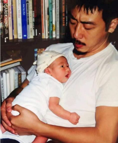 鸡蛋|娶外国妻，吃了10年“软饭”，中年才翻红的他差点被埋没