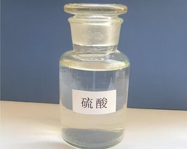 丈夫半夜被妻子强行灌硫酸,家人直呼太歹毒,究竟有何深仇大恨?