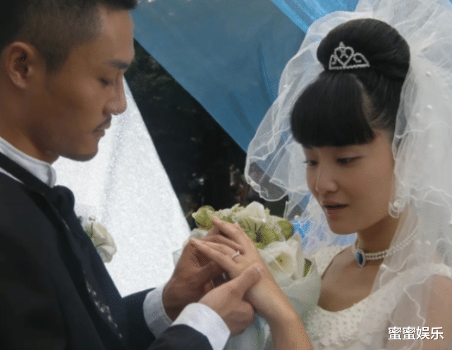 董洁|5个后悔离婚的女艺人，美貌不再，她全职10年没收入只能租房带娃