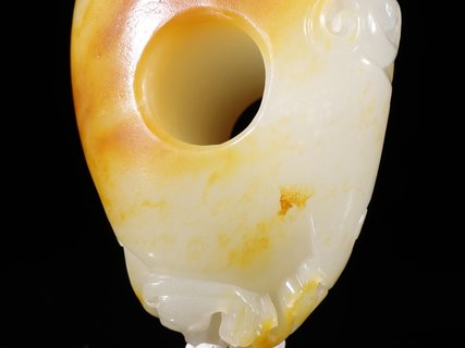 和田玉籽料|旧藏【和田玉籽料 螭龙 挂扣把件】