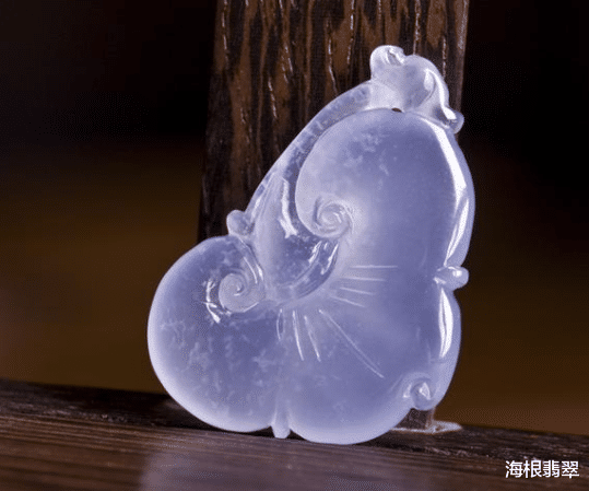 玉髓|最早出现的一种玉石，堪称翡翠的“平替”，不同的色彩有着不同的传奇故事！