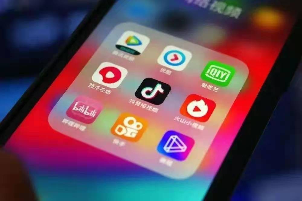 抖音|抖音、快手和微信上演“三国杀”，新的一年，流量之争还在继续