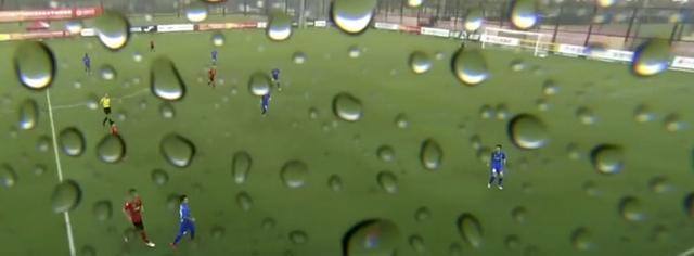 莫布里|雨战拒绝翻船！女超霸主2-1逆转大黑马，徐州姑娘攻入直接任意球