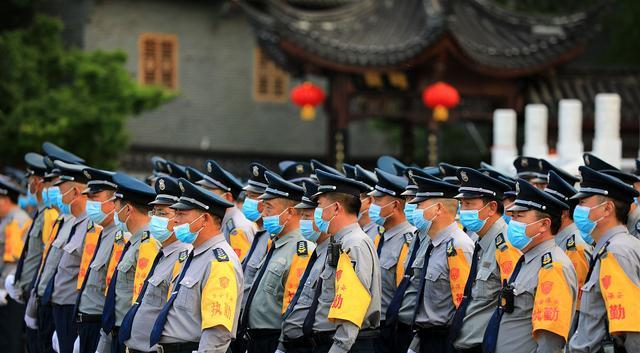 保安|保安公司一边辞掉老员工，一边又在不断招新人，这是什么套路？