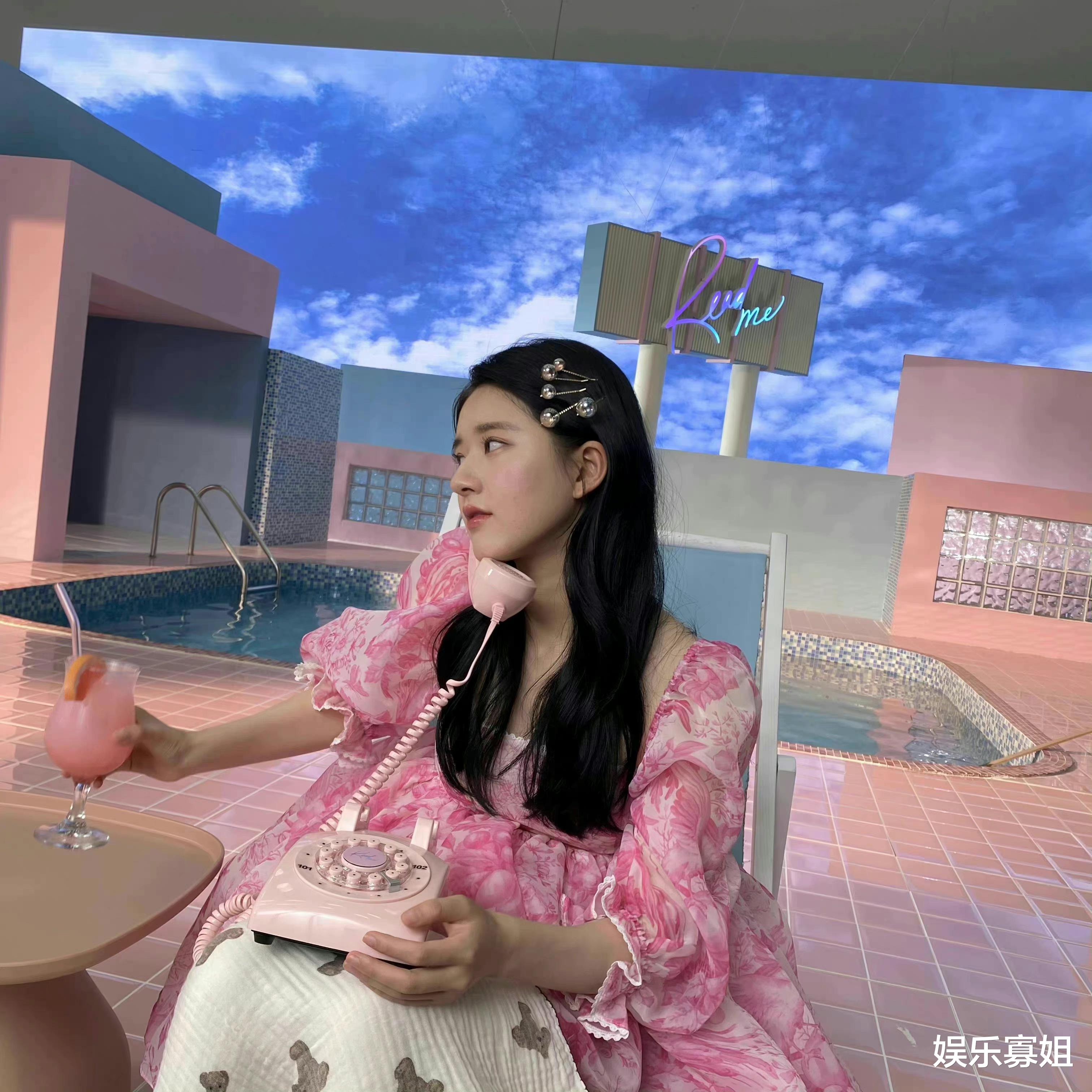 赵露思|《偷偷藏不住》赵露思陈哲远路透,夜色、雪景、大衣,韩剧氛围感